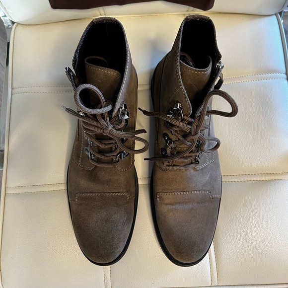 Cesare Paciotti Men's Suede Boots,Size 9 (US Sizing),Color Grey. - Picture 9 of 10